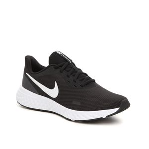Nike Revolution 5